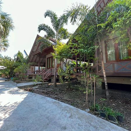 Baan Siriporn Resort Samut Songkhram Bagian luar foto