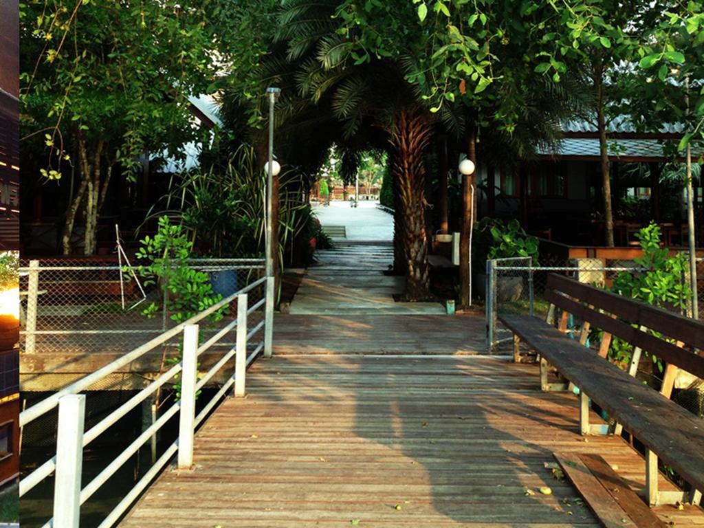 Baan Siriporn Resort Samut Songkhram Bagian luar foto