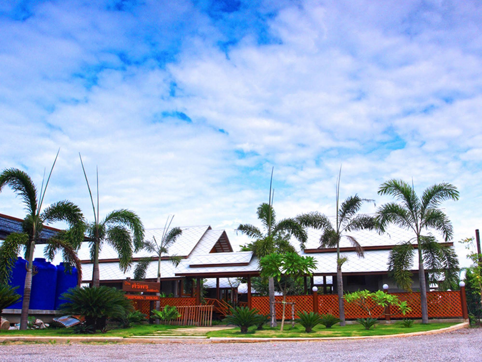 Baan Siriporn Resort Samut Songkhram Bagian luar foto