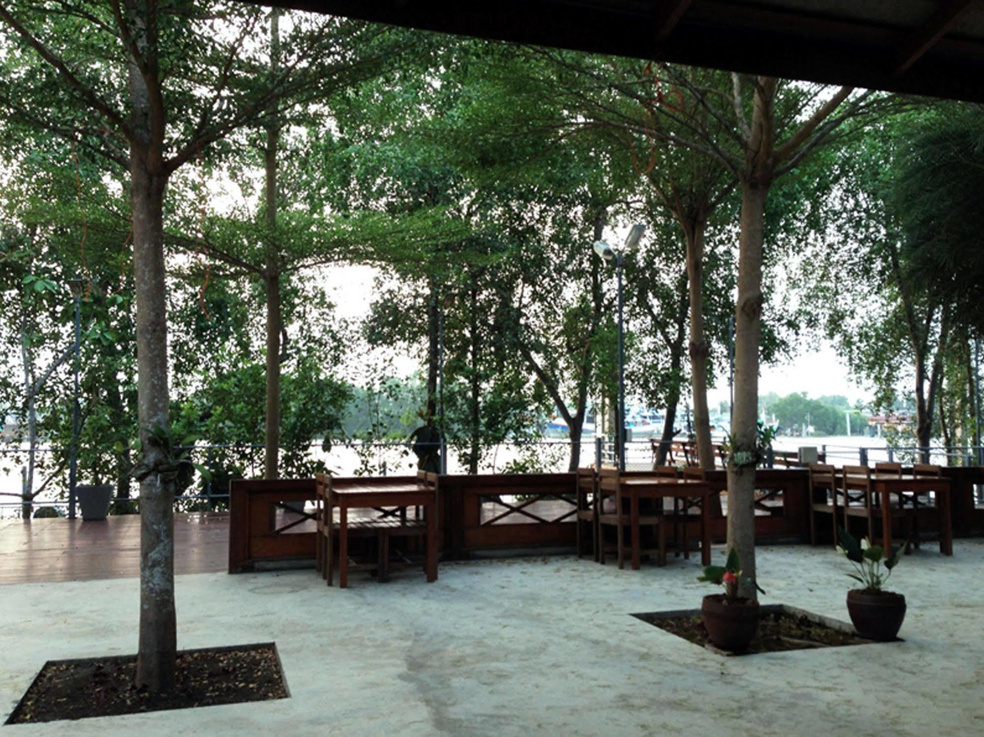 Baan Siriporn Resort Samut Songkhram Bagian luar foto